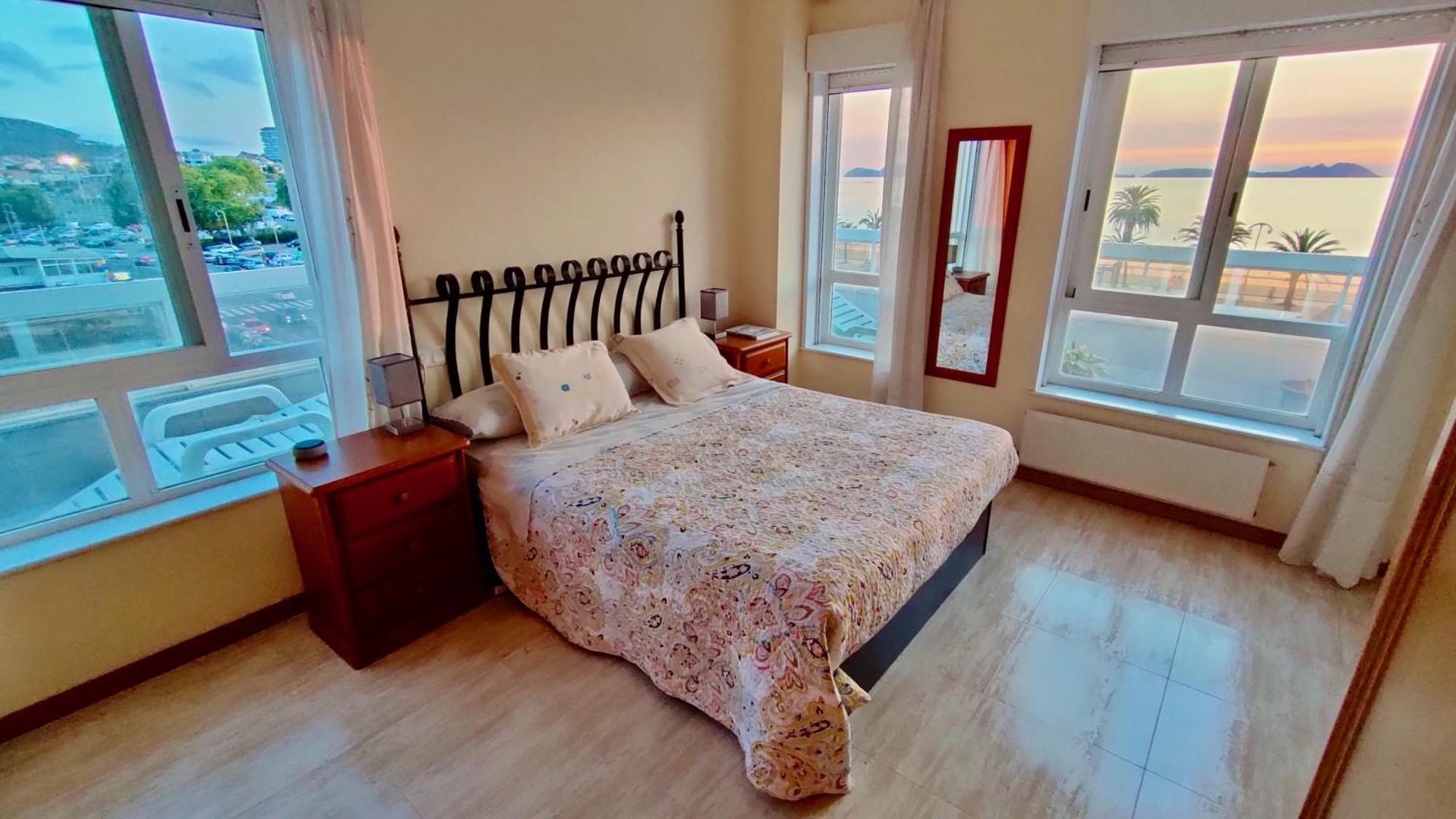 Samil Apartment, Primera Linea De Playa Con Wifi Y Garaje Виго Экстерьер фото